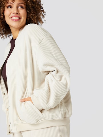 A LOT LESS Between-Season Jacket 'Birka' in White