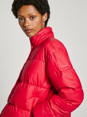 Pepe Jeans Tussenjas 'CARLEY' in Rood