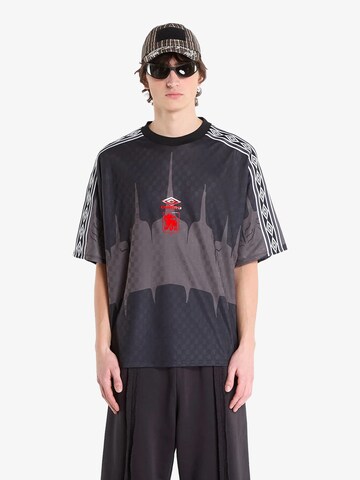 UMBRO Shirt in Black: front
