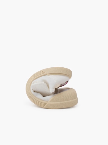 Ballerina di Pisamonas in bianco