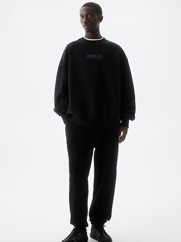 Pull&Bear Sweatshirt i svart