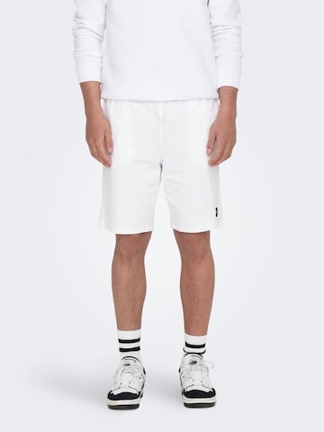 Only & Sons Regular Broek in Wit: voorkant