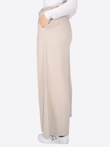 Seasons of April Wide leg Broek 'Liska' in Beige