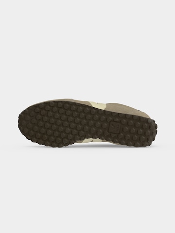 Veja Sneaker in Grau