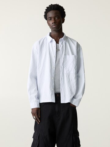 Pull&Bear Comfort fit Button Up Shirt in White: front