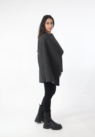 Cape Elara en noir