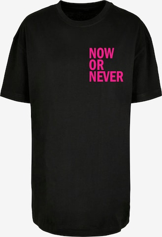 Merchcode Shirt 'Now Or Never' in Zwart: voorkant