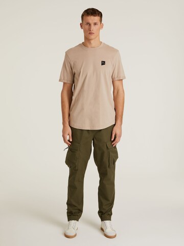 T-Shirt 'Brody' CHASIN' en gris