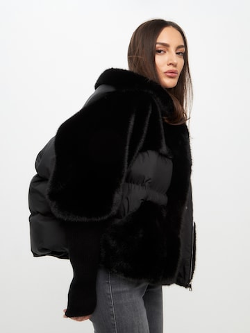 CESARE GASPARI Übergangsjacke in Schwarz