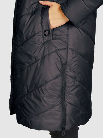 Navigazione Winter Coat in Black