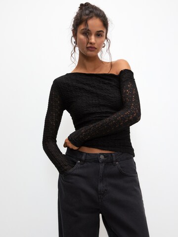Pull&Bear Blouse in Zwart: voorkant