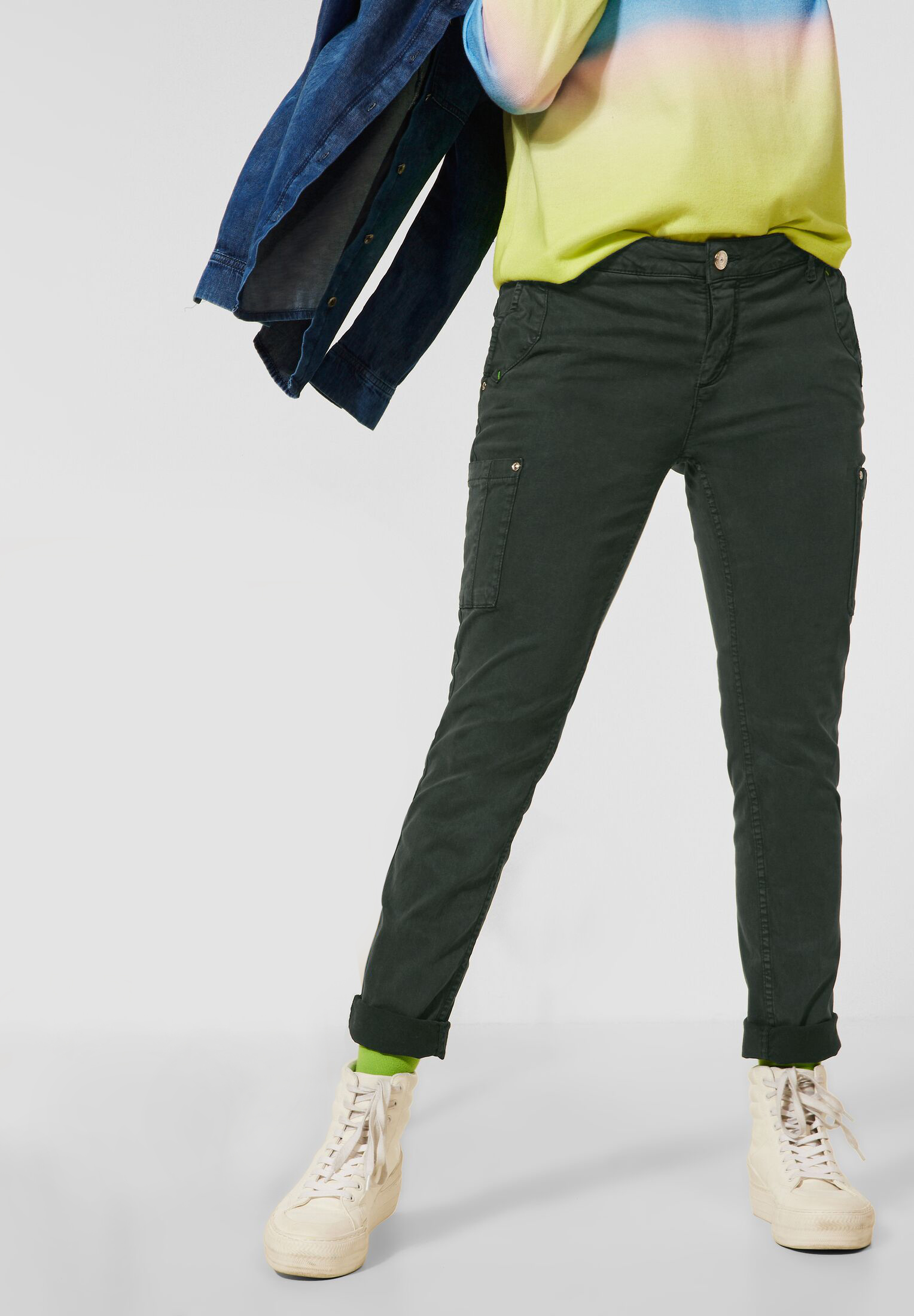 Taglie comode Abbigliamento STREET ONE Pantaloni cargo in Verde Scuro 