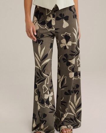 WE Fashion Wide leg Trousers in Green: front