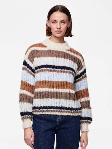 PIECES Pullover 'MENNA' i brun: forside