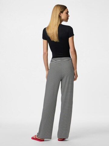 Loosefit Pantalon 'PCLAYA' PIECES en noir