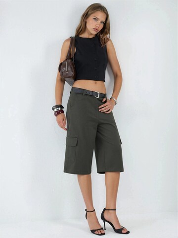 Loosefit Pantalon cargo Hiccup en vert