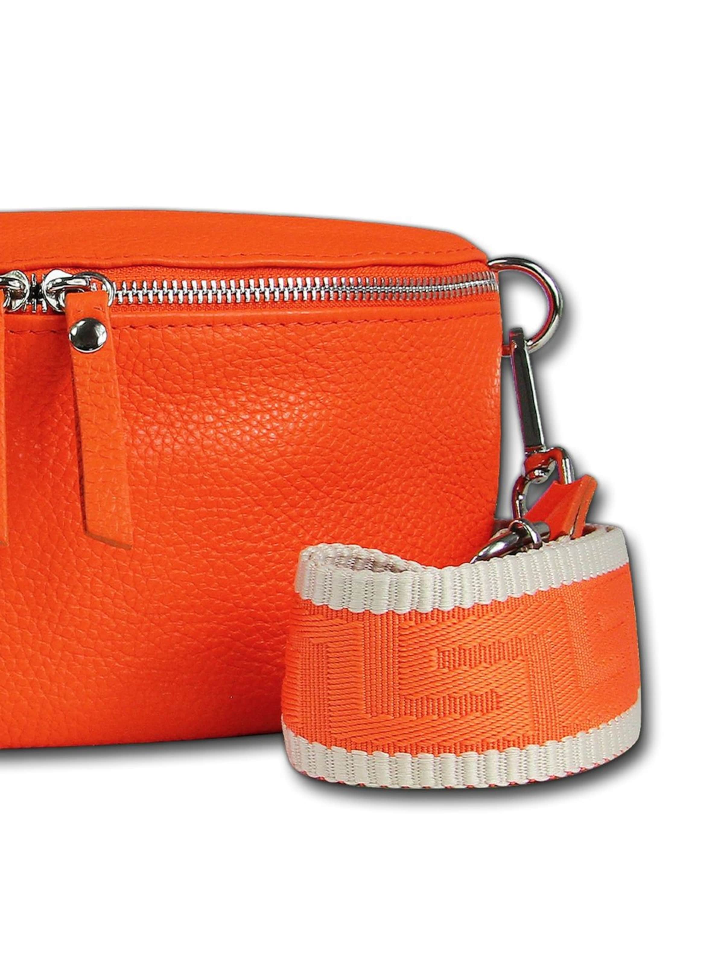 Florence Heuptas in Oranje