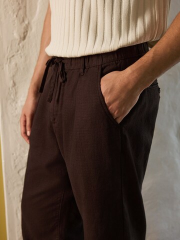Regular Pantalon Next en marron