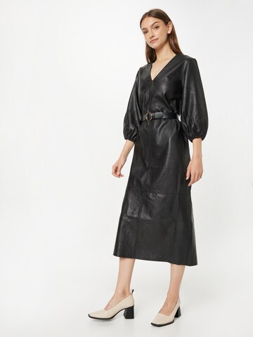 Robe 'TUIA' minimum en noir