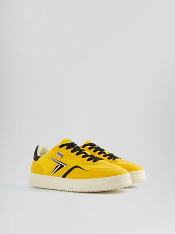 Bershka Sneakers in Yellow