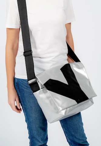 Suri Frey Crossbody Bag 'Jessey-Plane' in Silver