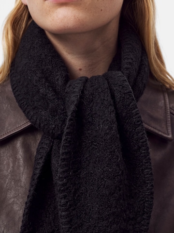 PIECES Scarf 'PCPYRON' in Black