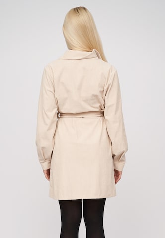 Abito camicia di Cloud5ive in beige