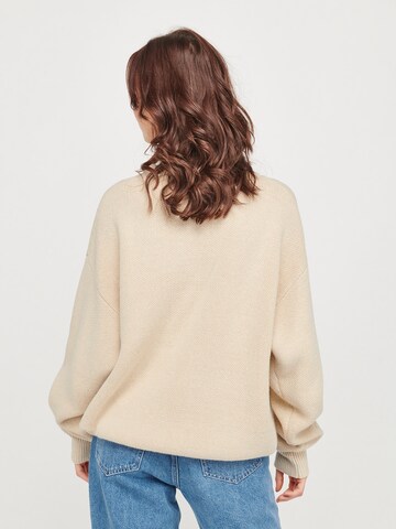 ABOUT YOU x VIAM Studio Pullover 'Faith' in Beige: zadná strana