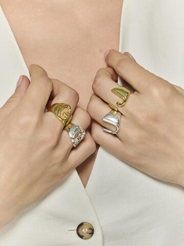 Luxenter Ring 'Alphabet J' in Goud