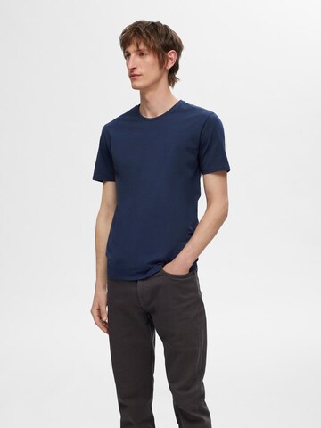 Maglietta 'SLHRoland' di SELECTED HOMME in blu: frontale