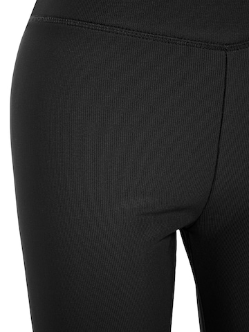 Trendyol Curve Skinny Leggings i svart