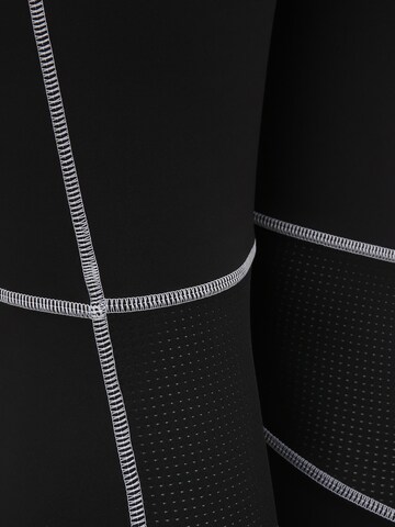 Skinny Pantaloni sportivi di Reebok in nero
