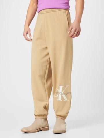 Calvin Klein Jeans Avsmalnet Bukse i beige: forside