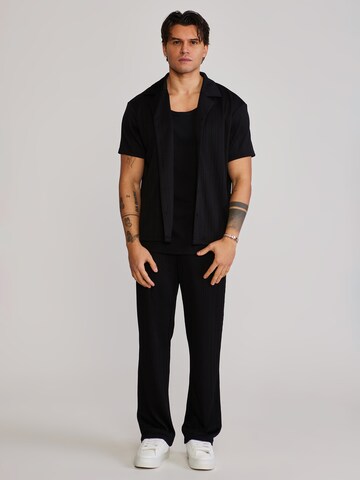 SikSilk Regular Sports trousers in Black