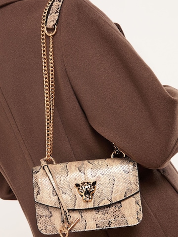 Lipsy Umhängetasche in Beige