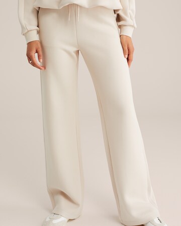 WE Fashion - Regular Calças em branco: frente