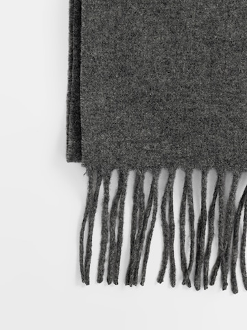 L'Arte Milano Shawl in Grey