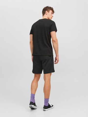 Trening 'NEO' de la JACK & JONES pe negru