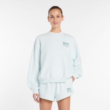 new balance Sweatshirt 'Reimagined' in Blauw: voorkant