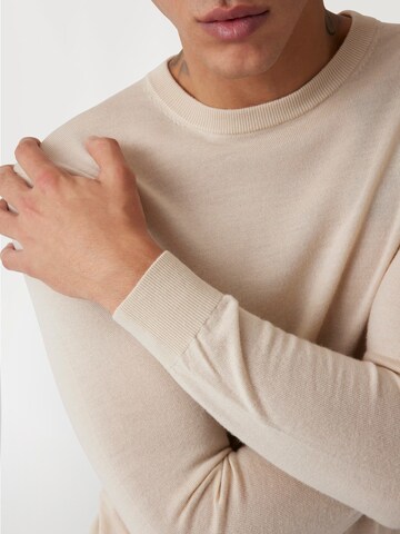 GUESS Pullover in Gelb