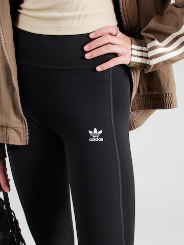 ADIDAS ORIGINALS Skinny Leggings 'ESS' in Zwart