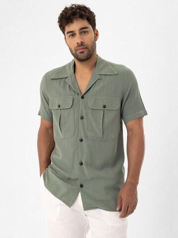 Dandalo - Ajuste confortable Camisa en verde