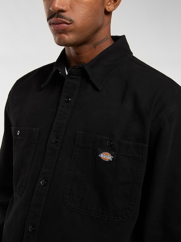 DICKIES Comfort Fit Hemd in Schwarz