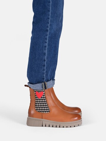 Crickit Chelsea boots in Brown