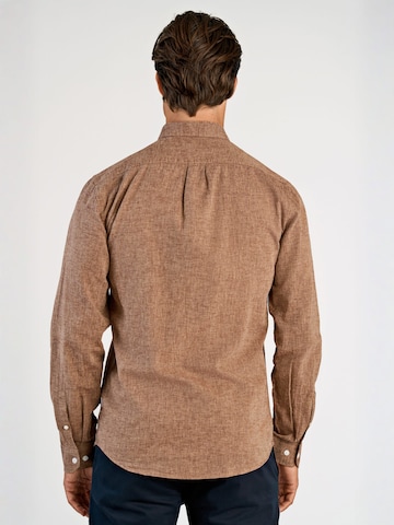 Coupe regular Chemise Lindbergh en marron