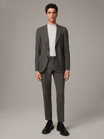 STRELLSON Slim fit Pleat-Front Pants 'Kynd' in Brown