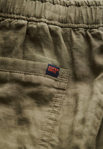 Superdry Regular Broek in Groen
