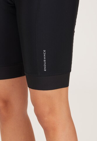 ENDURANCE Slimfit Sportshorts 'Jayne V2' in Schwarz