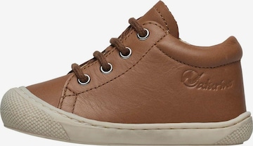 Chaussure basse 'COCOON ZIP' NATURINO en marron : devant