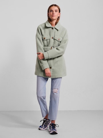 PIECESPrijelazna jakna 'Fernanda Selma' - zelena boja